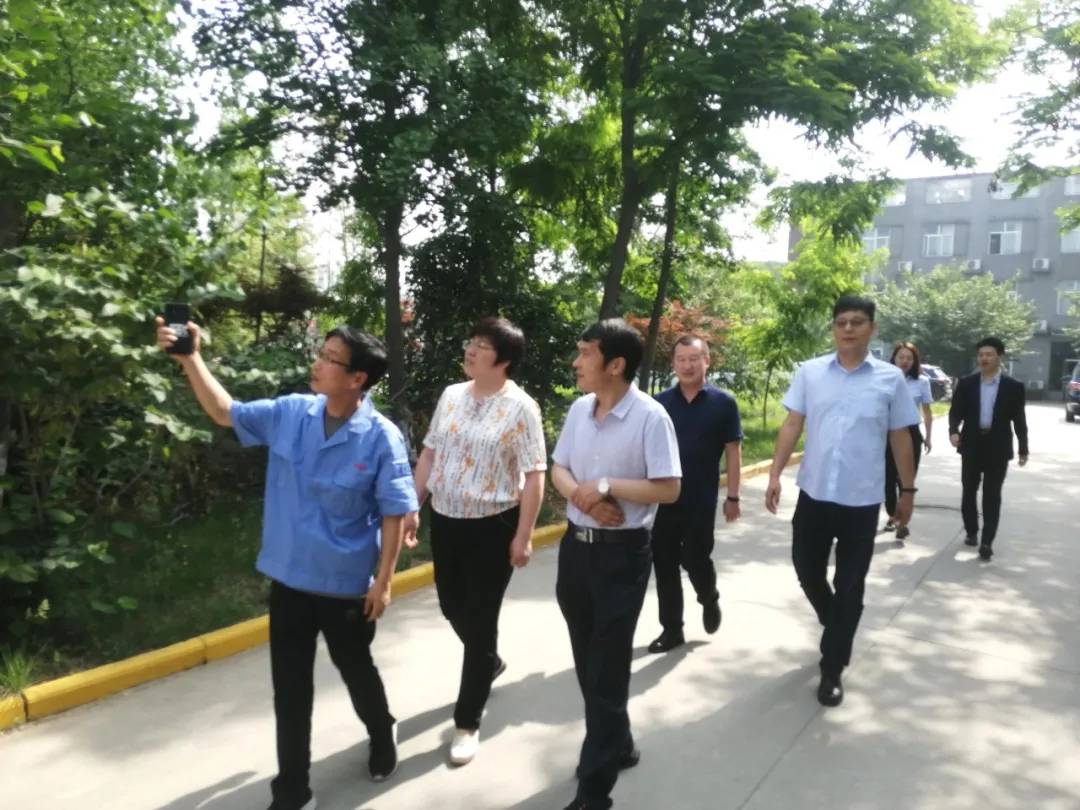 兵团第十一师领导莅临DB多宝体育网址电气考察交流(图3)